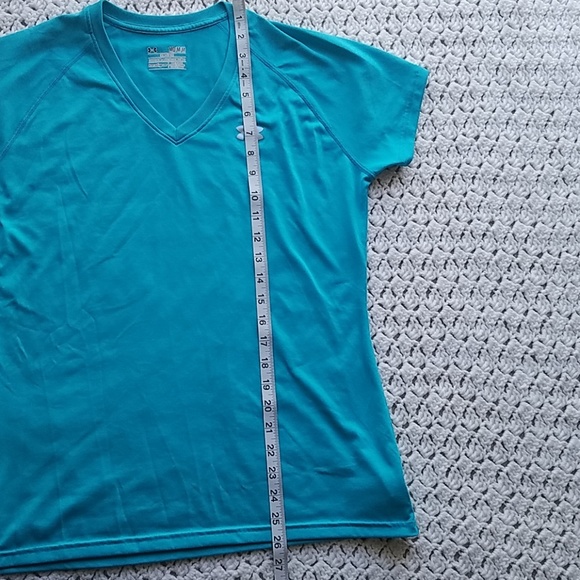 🦈 3/$20 UA Teal Semi-Fitted Heat Gear Top - Picture 7 of 8